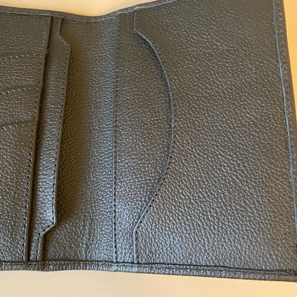 MBH men’s leather black bifold wallet- New- Fine quality leather - Picture 5 of 5